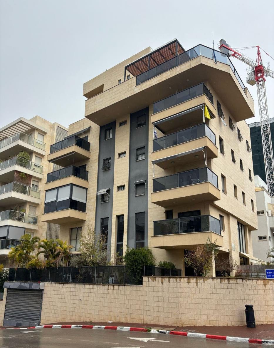 הגר״א 1, רחובות